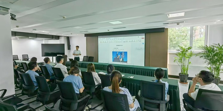 資産(chǎn)公(gōng)司開展“捕捉光影  定格美好” 攝影技(jì )巧分(fēn)享活動